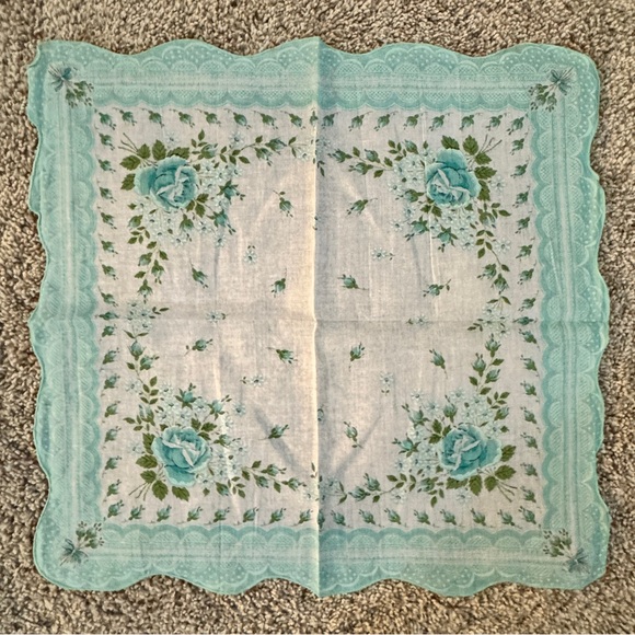 NWT (3) and NWOT (3) Vintage Ladies. Handkerchiefs Made in Japan and Philippines - Picture 5 of 14